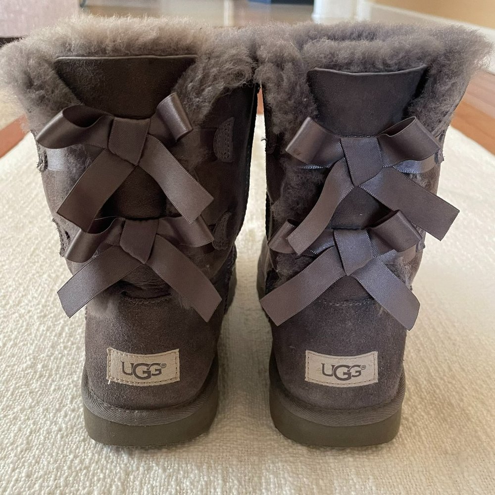 UGG Bailey Bow II Gray Boots - Women's Size 6